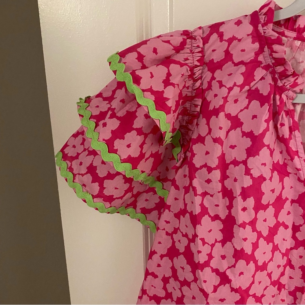 entro Pink Floral Ruffle Sleeve Blouse with Lime Trim - Picture 2 of 4